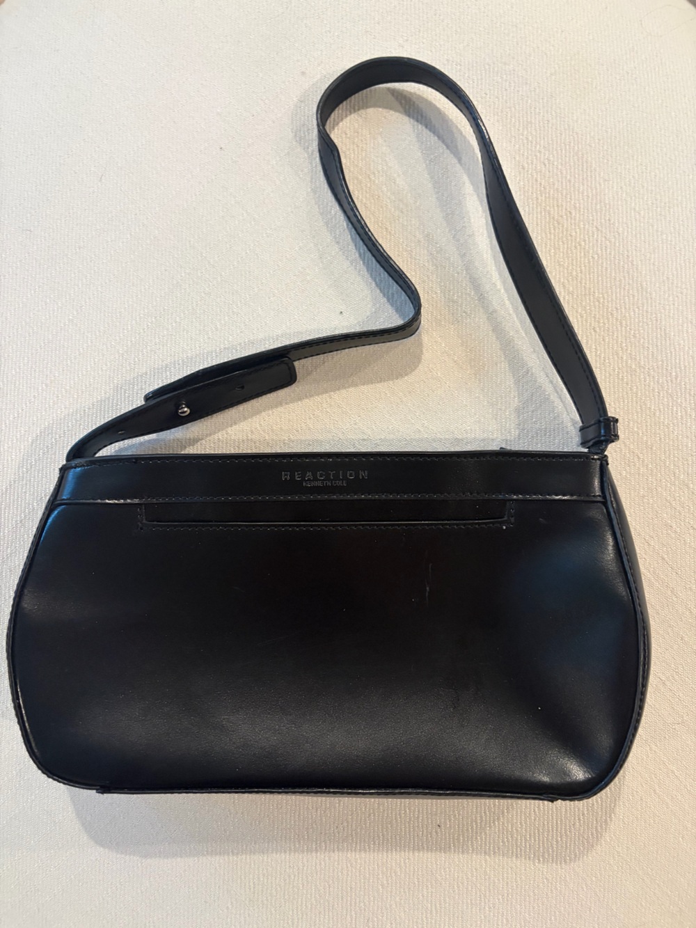 Kenneth Cole Reaction Black Smooth Leather Shoulder Bag